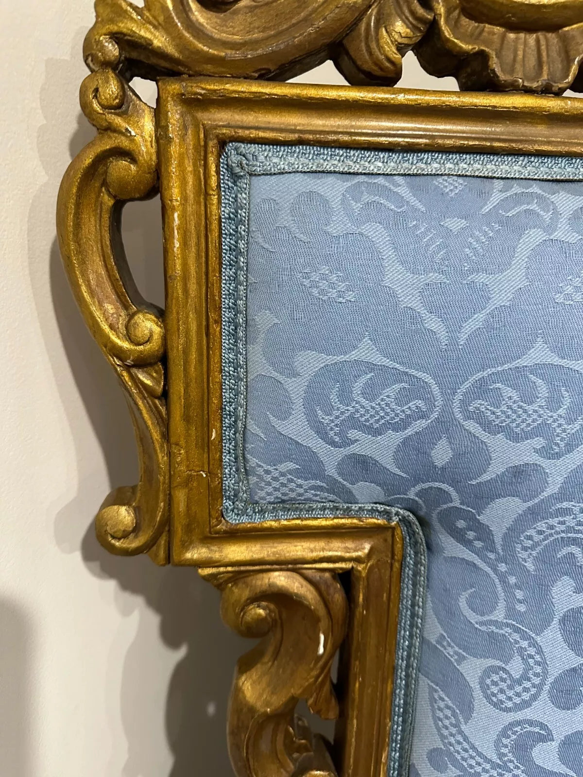 Antique Lounge