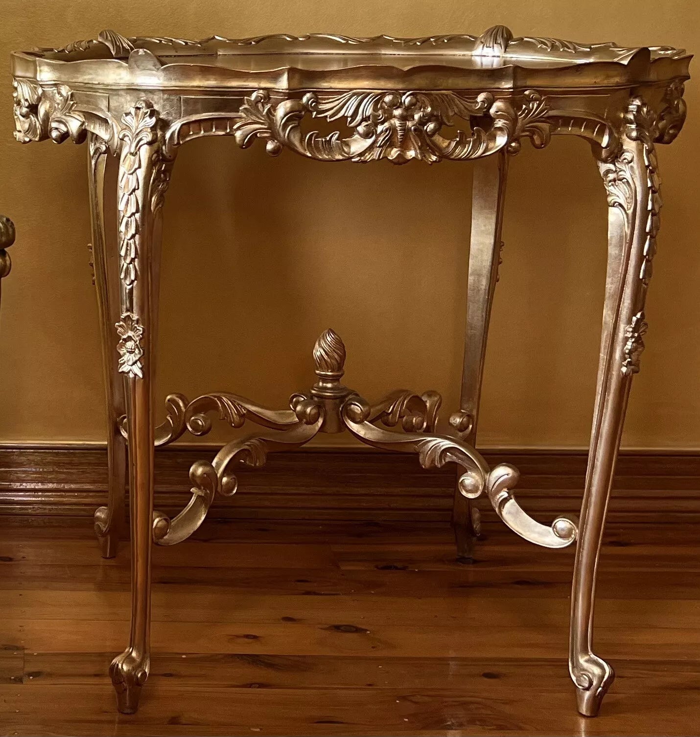 Antique Reproduction Gold Leaf Oval Table