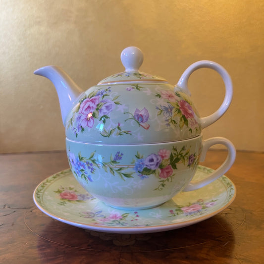 Ashdene Teapot,Tea Cup & Saucer Set