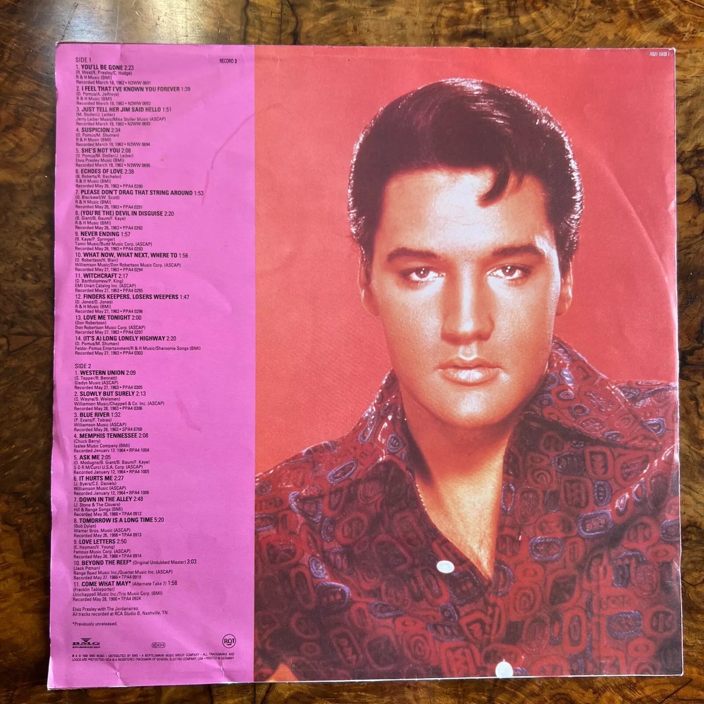 Elvis Presley The Essential 60's Masters i Vinyl Record Collection