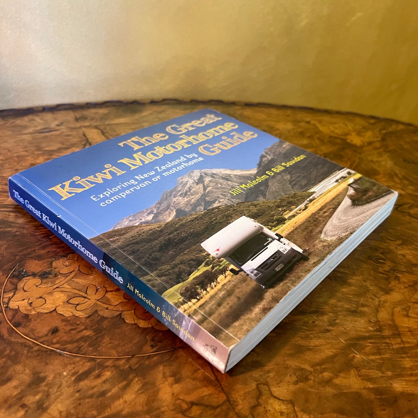 The Great Kiwi Motorhome Guide Paperback by Jill Malcolm and Bill Savidan