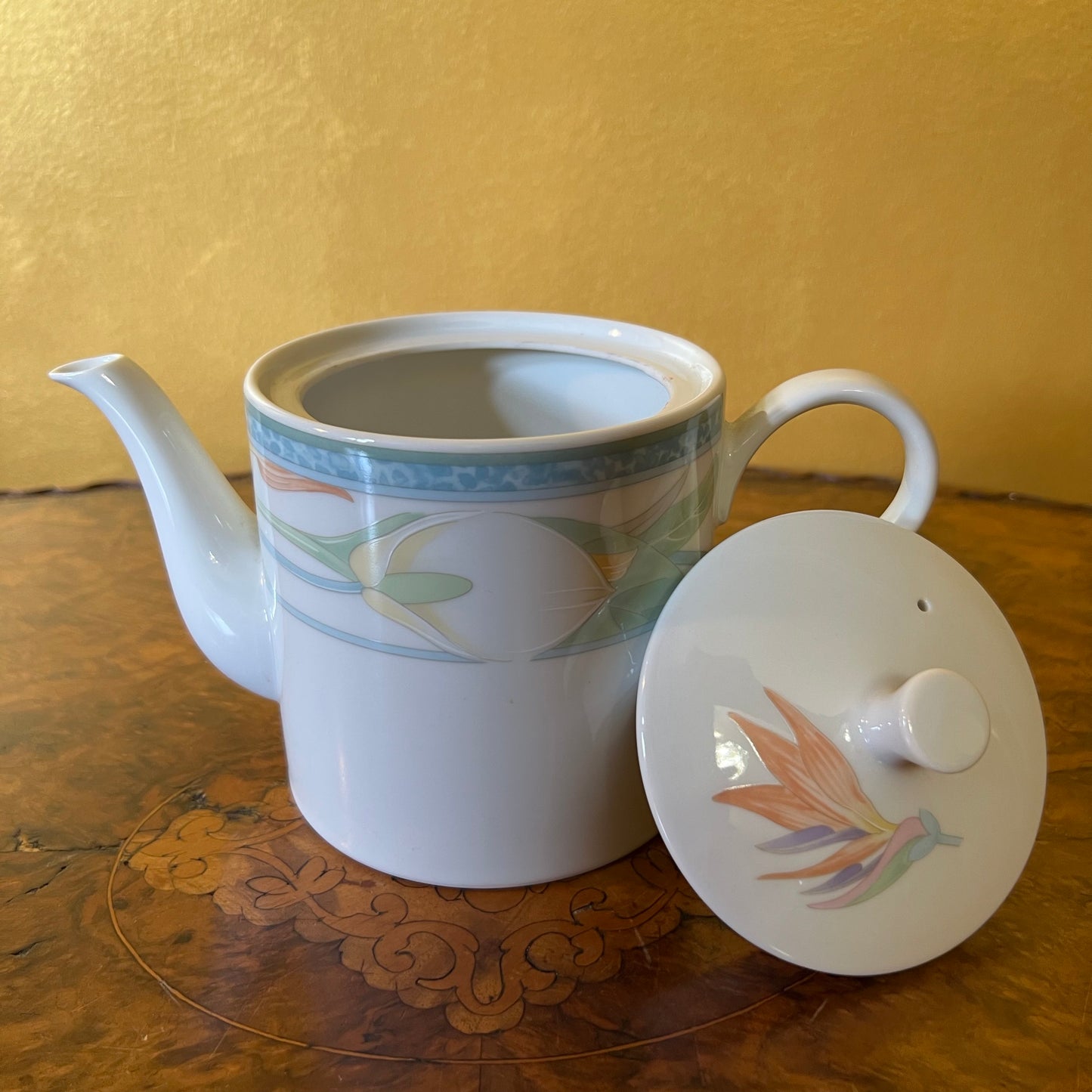 Vintage Hannah Series Bird of Paradise & Lily Design Kyoto Tea Pot