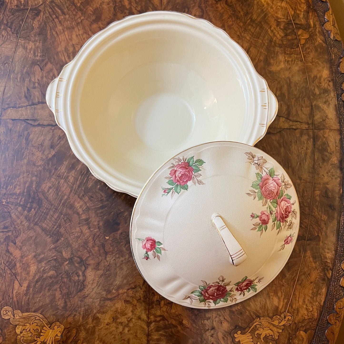 J & G Meakin Centenary Serving Bowl with Lid