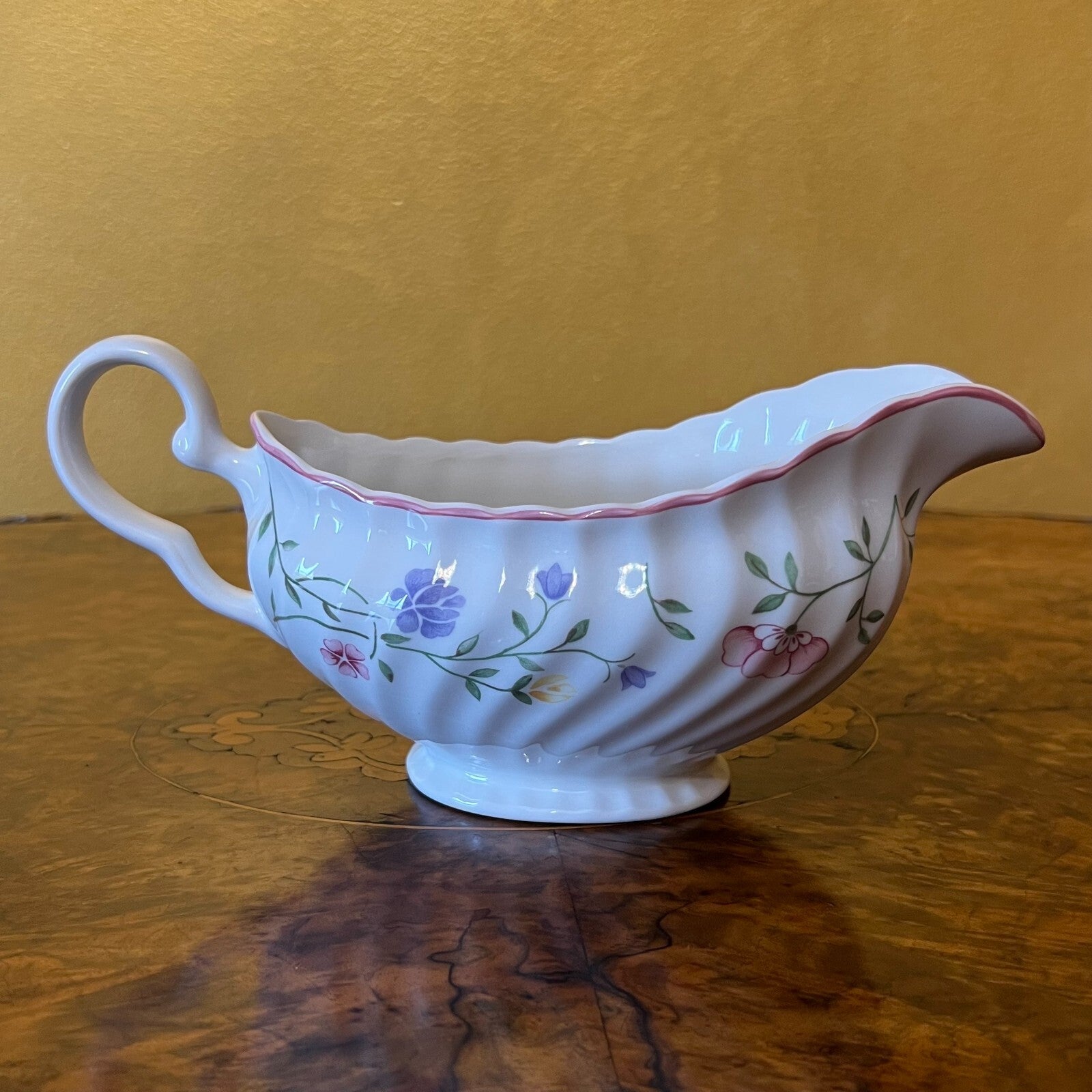 Johnson Bros Summer Chintz Gravy