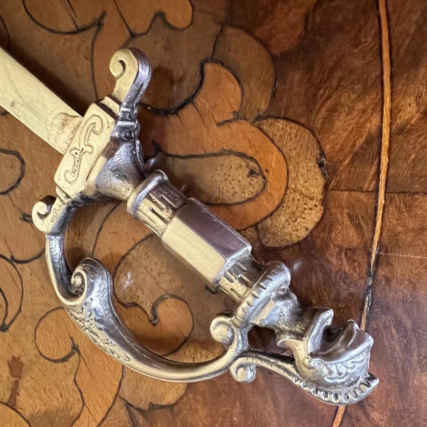 Knight Head Blade