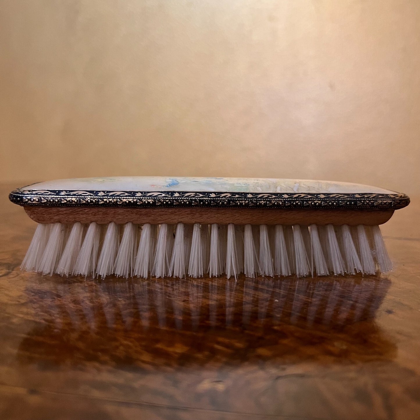 Ladies_Dressing_Table_Clothes_Brush