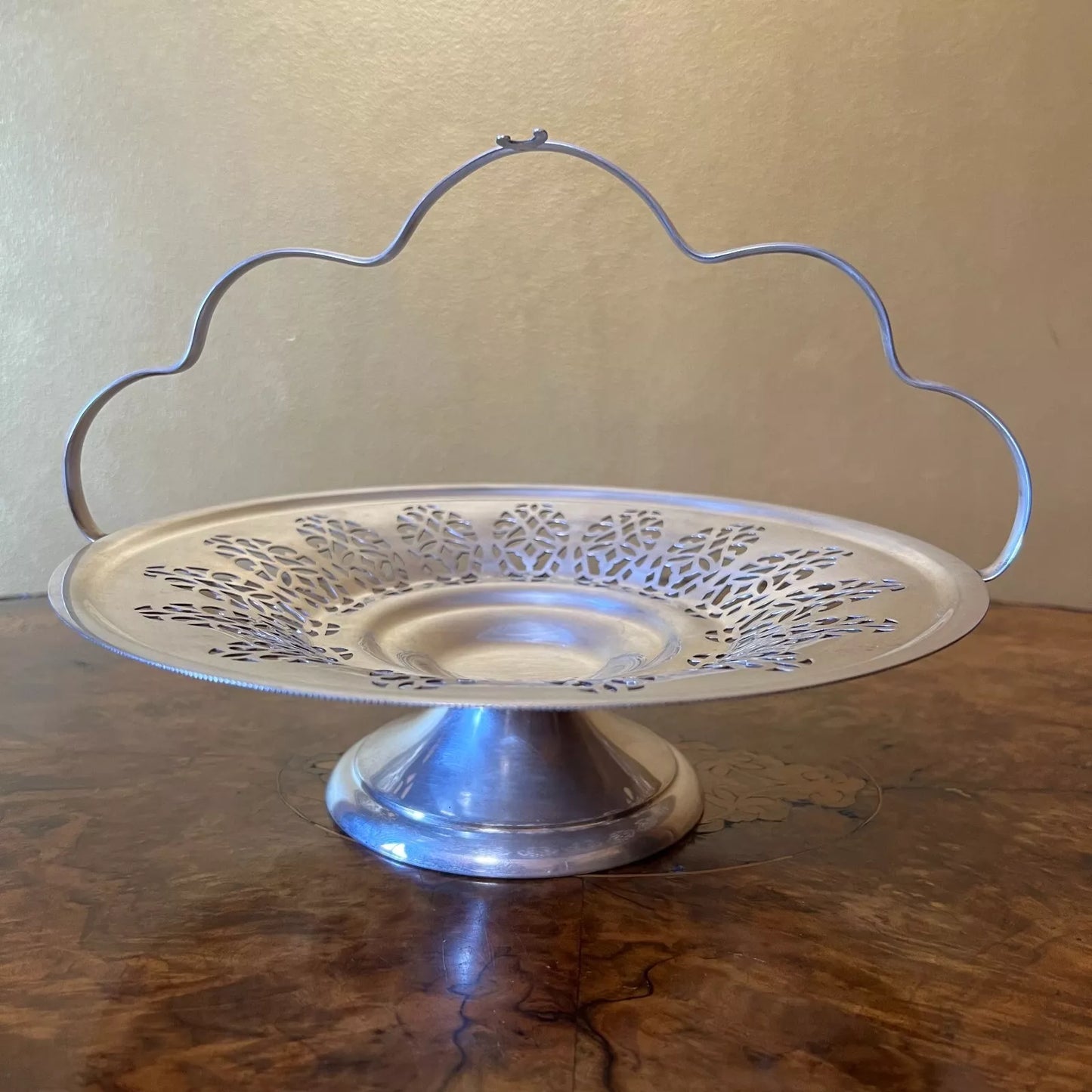 Plate Craft Silver Plated Display Bowl With Stand