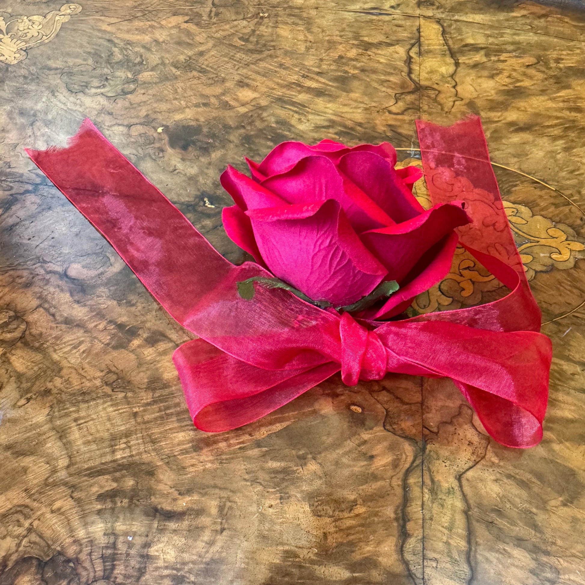 Red Rose Ribbon