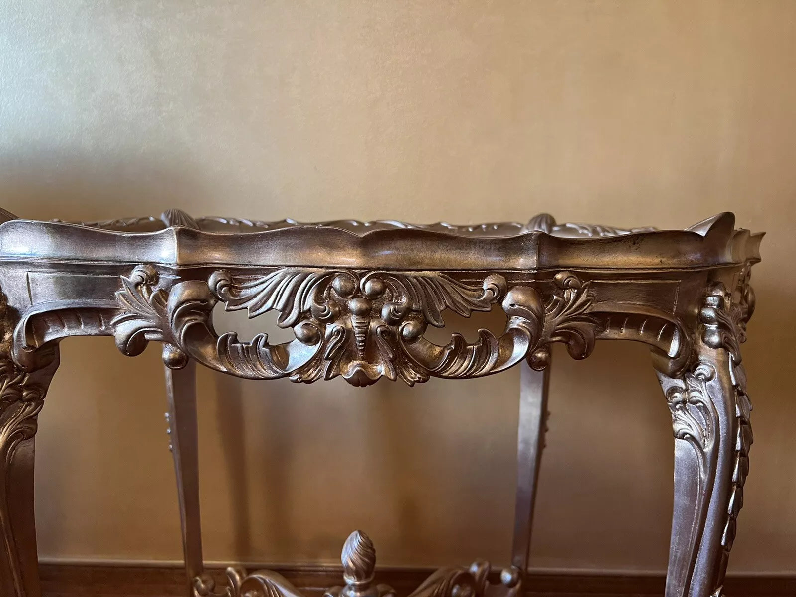 Reproduction Gold Leaf Oval Table