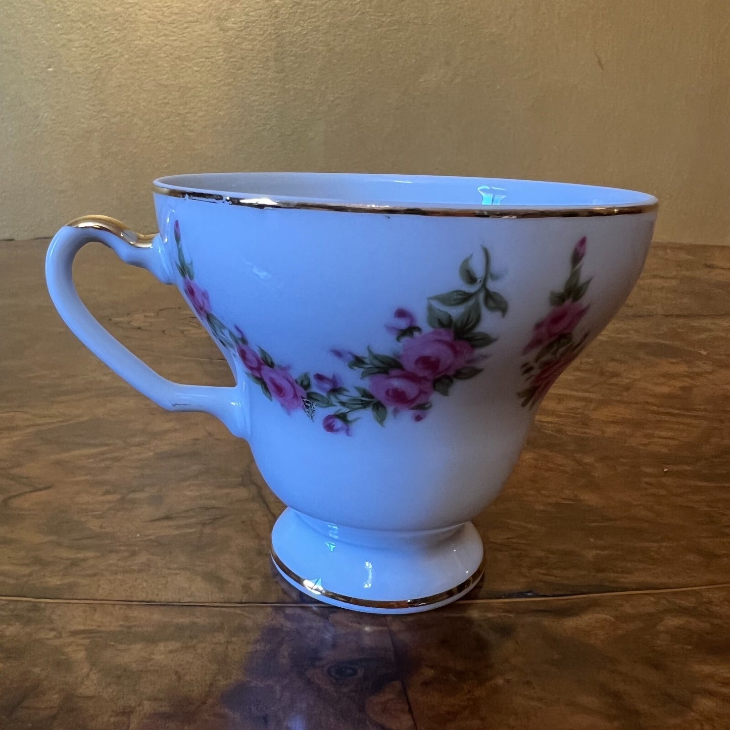 Saji Floral Print Tea Cup