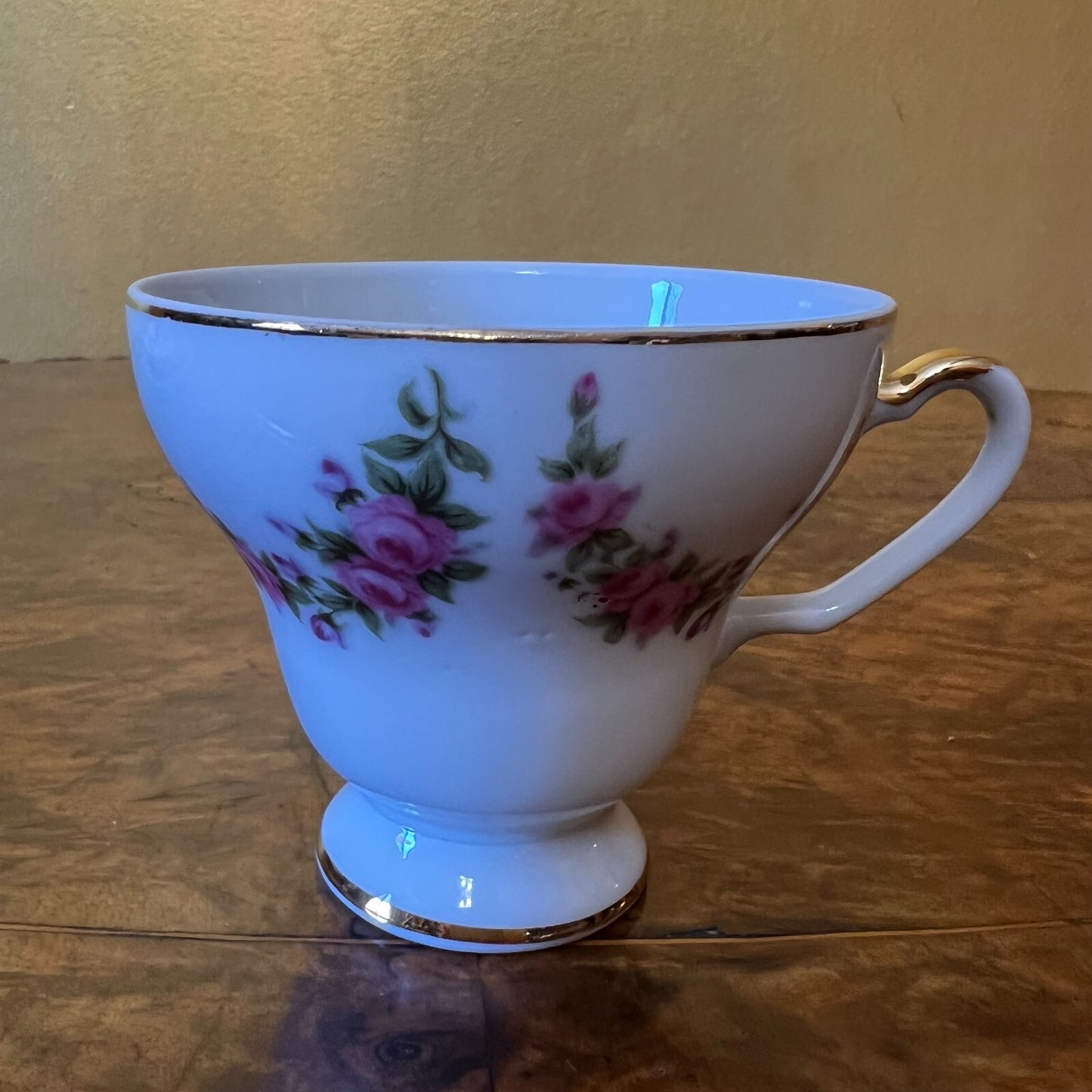 Saji Floral Print Tea Cup Trio