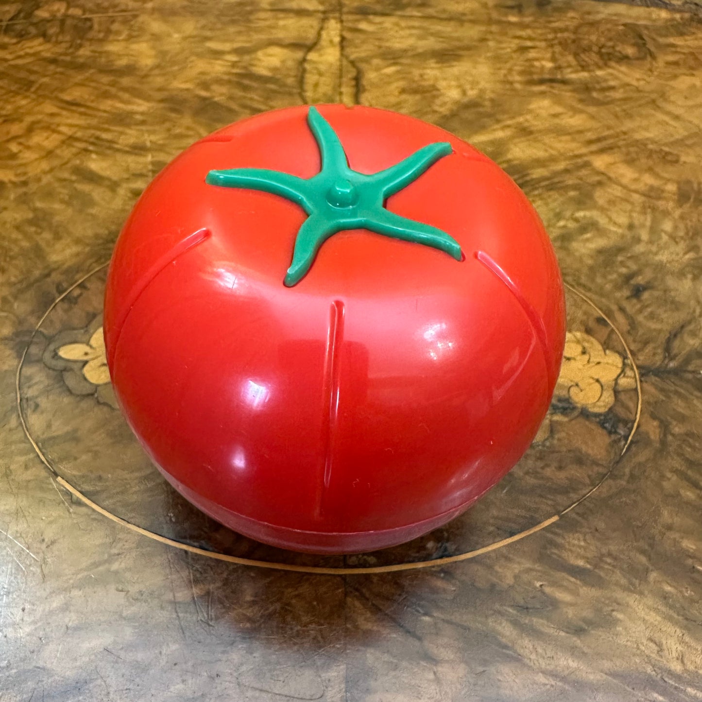 Simple Kitchen Tomato Container