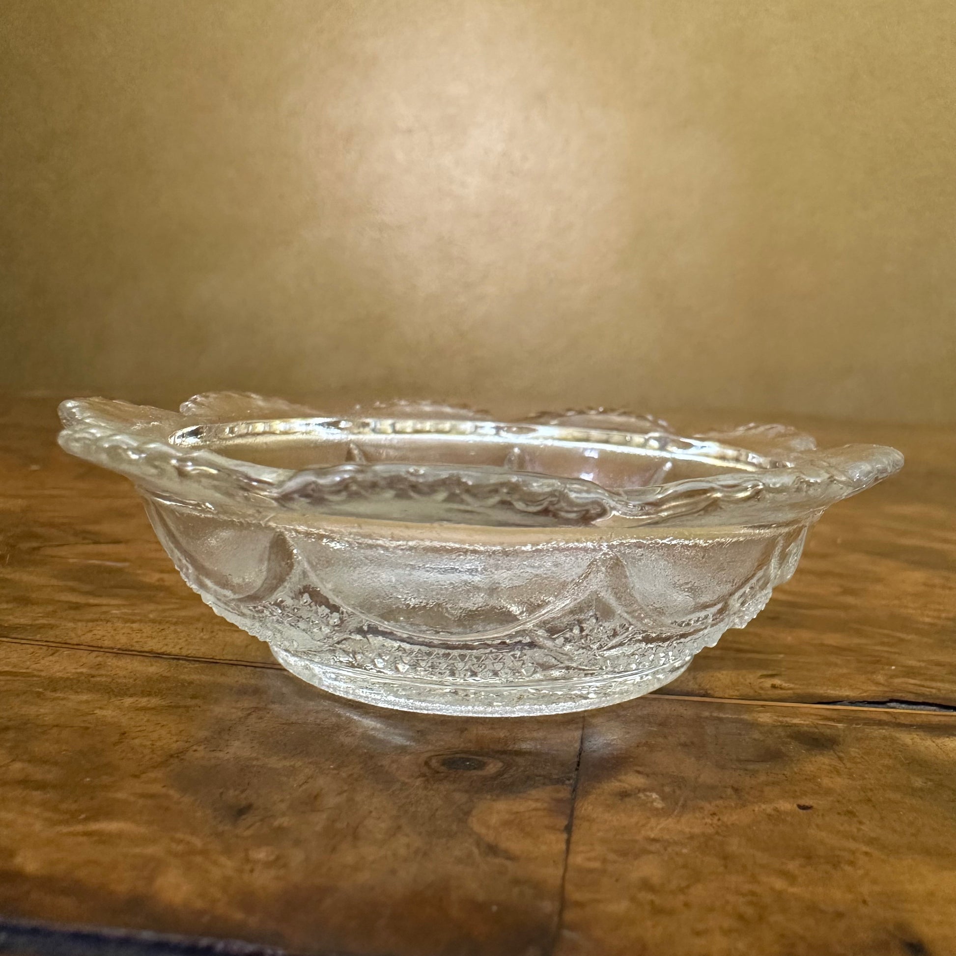 Small Scolloped Edge Dish