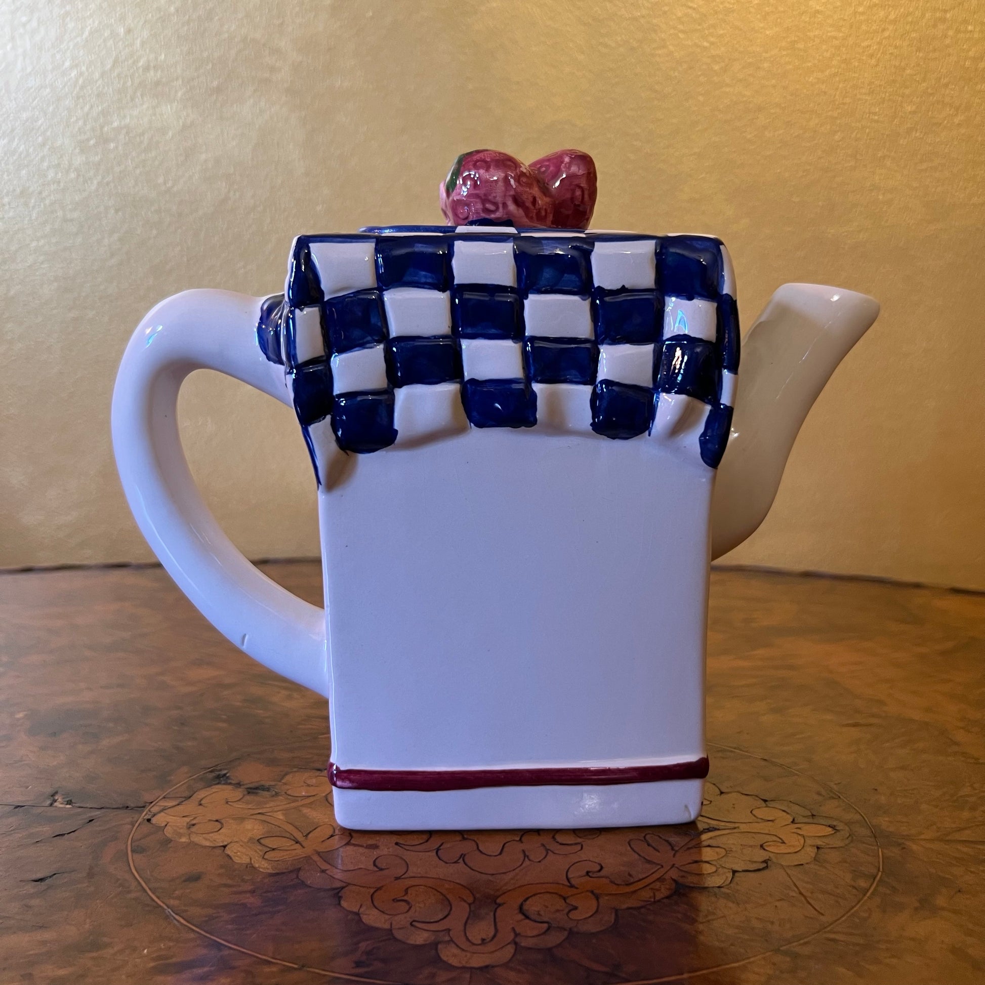 Strawberry Checked Tea Pot