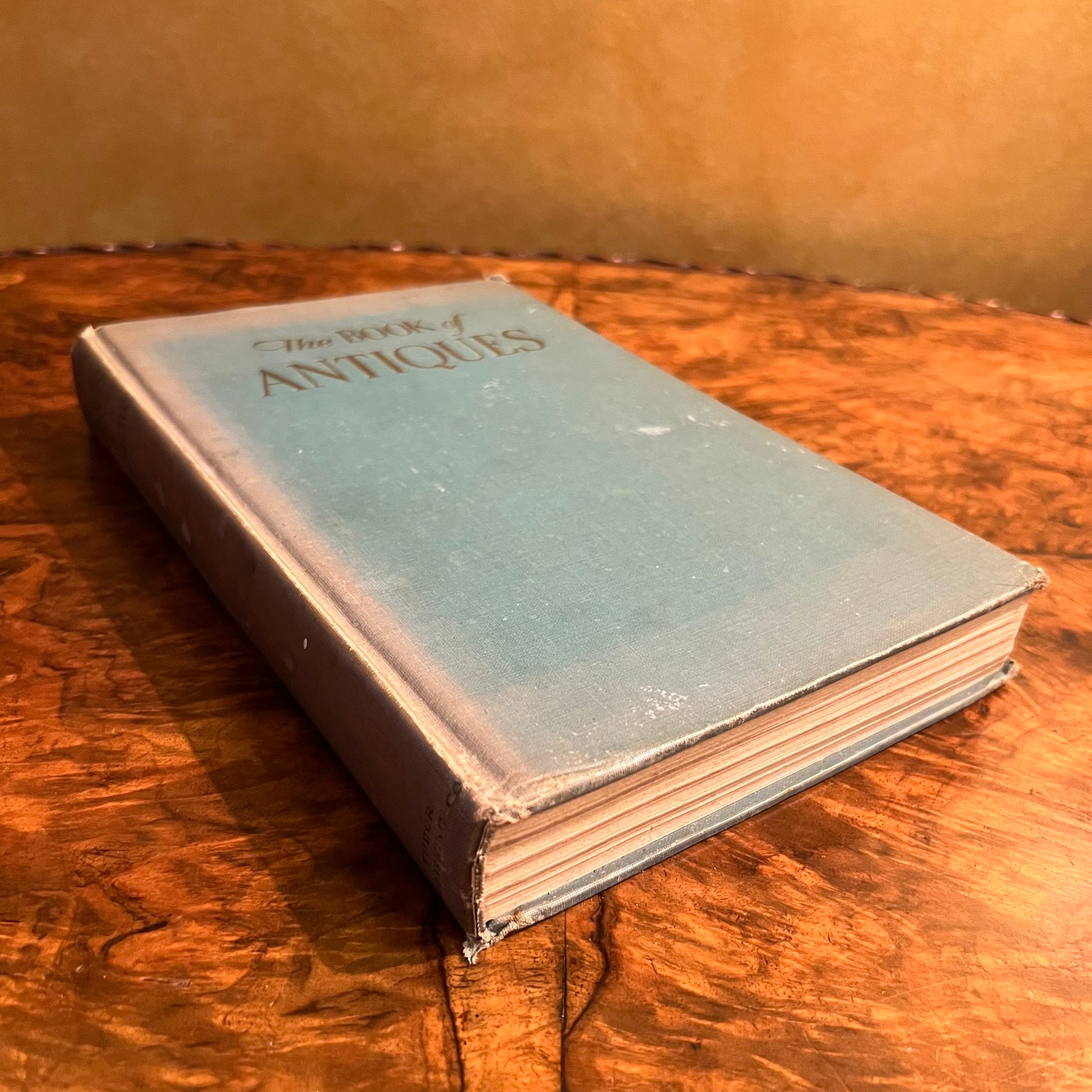The Book of Antiques Robert & Elizabeth Shackleton
