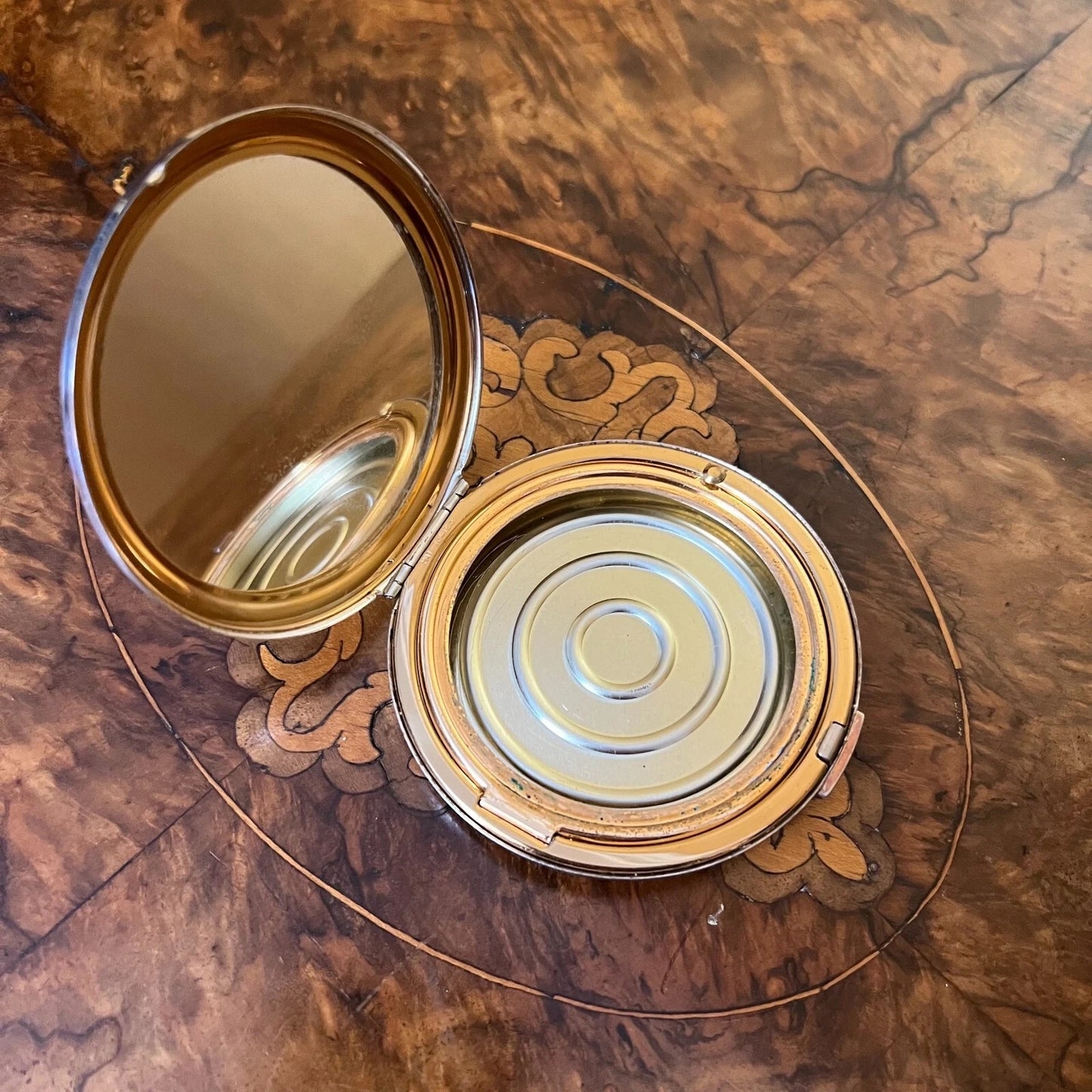 Vintage Stratton Compact
