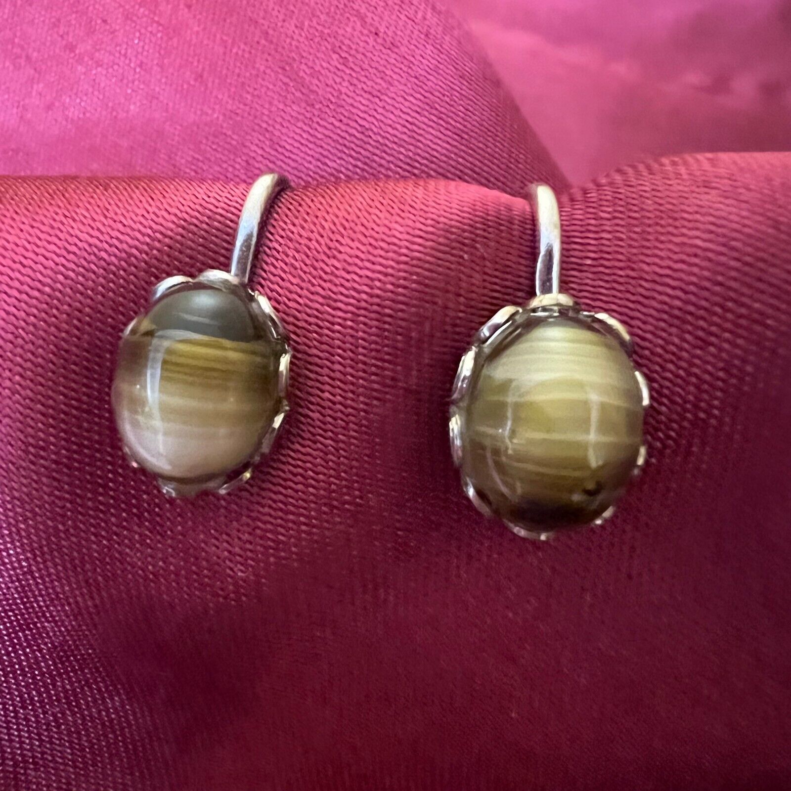 Vintage Costume Screw On Earring