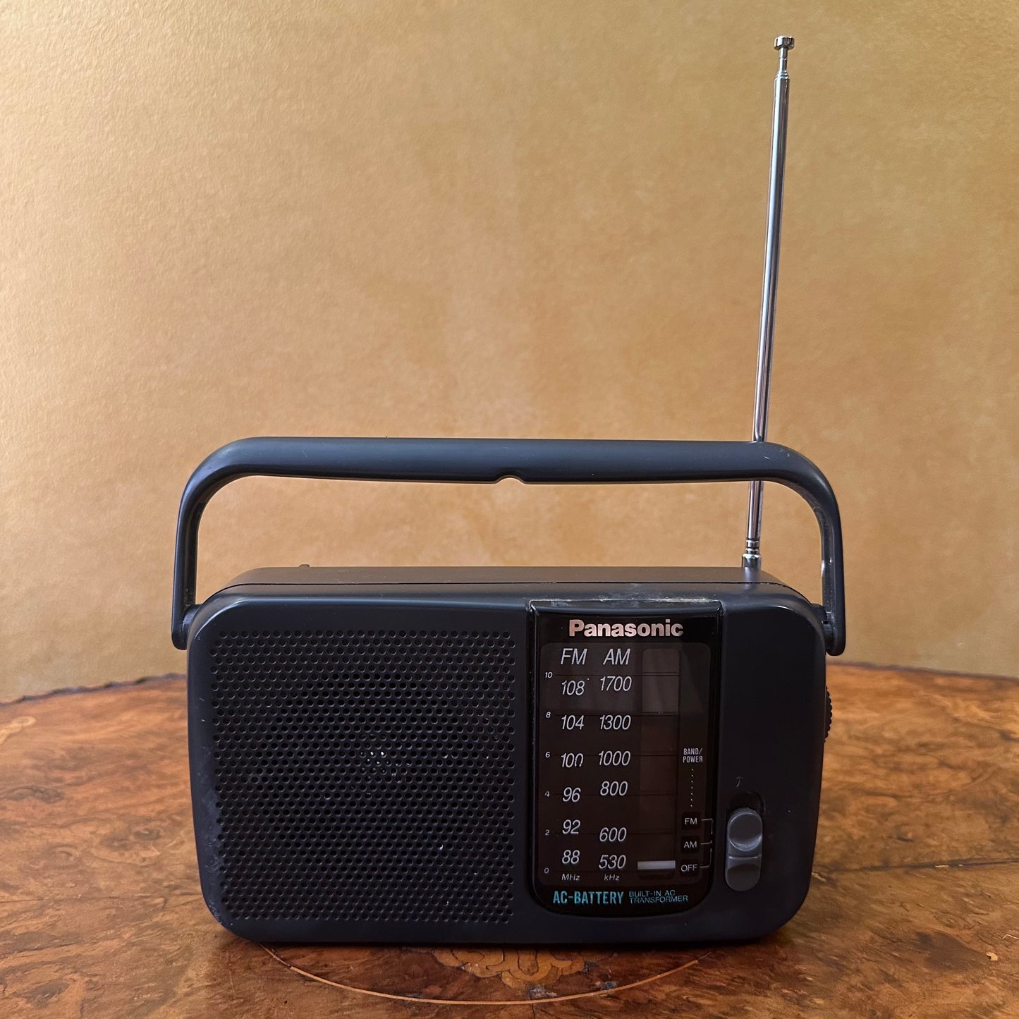 Vintage Panasonic Fm/Am Portable Radio