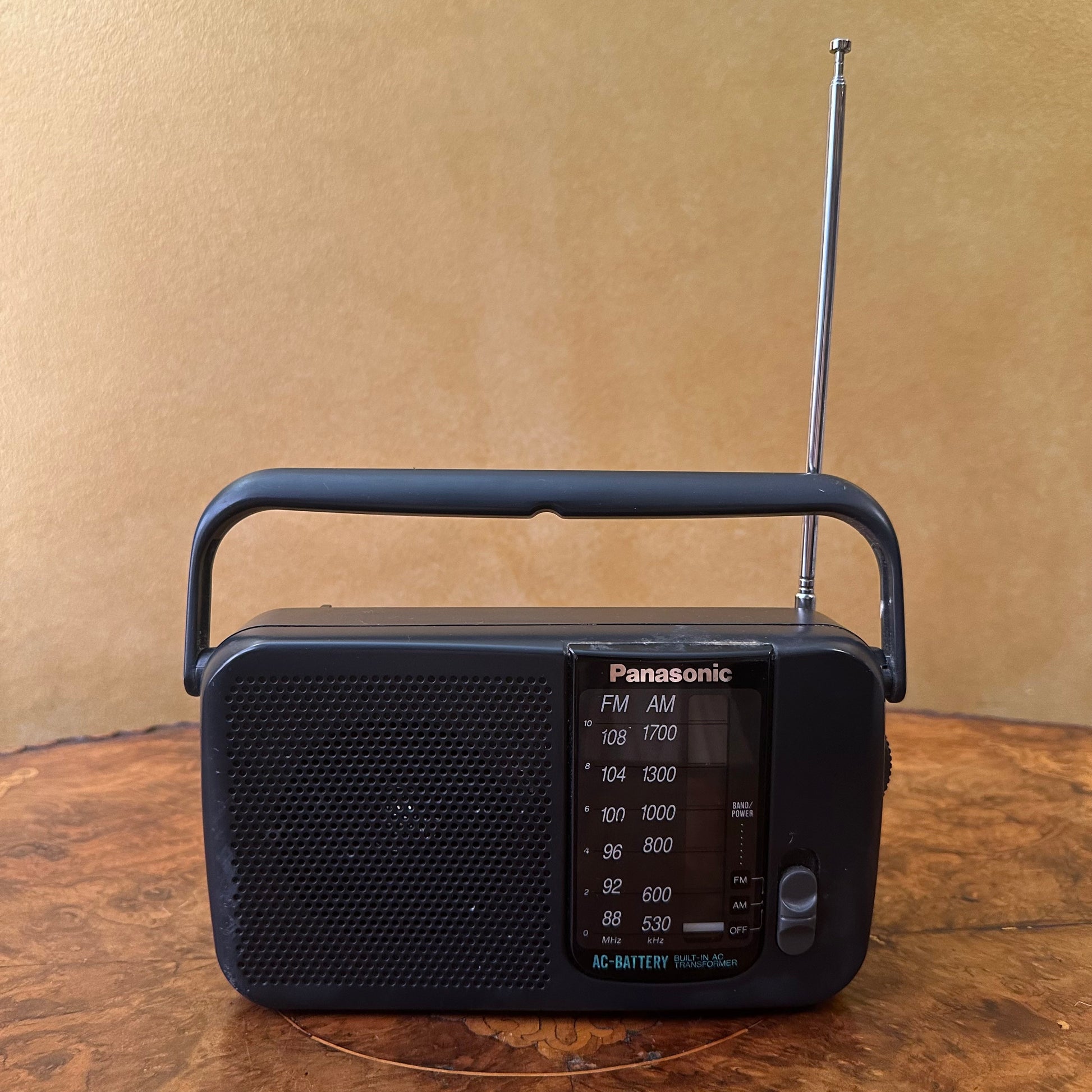 Vintage Panasonic Fm/Am Portable Radio