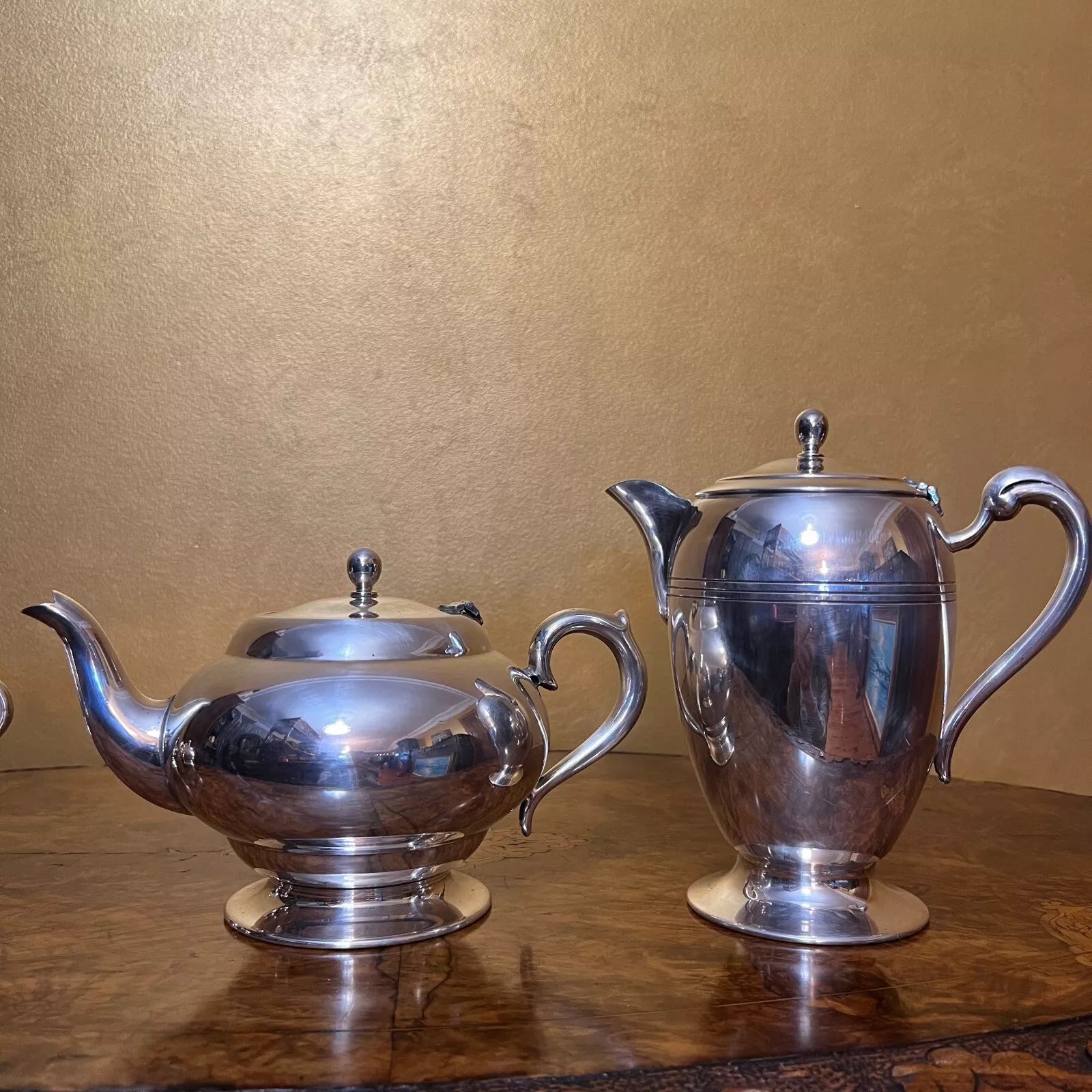 Vintage Renown Silver Plated Tea Pot