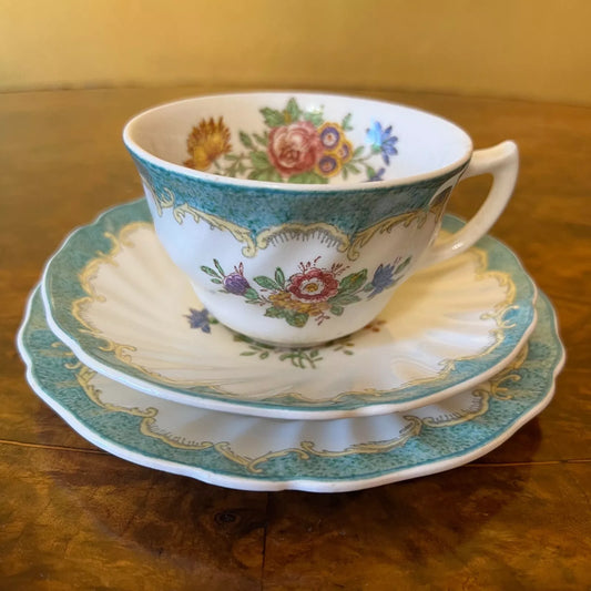Vintage Royal Doulton Kingswood Tea Cup Trio Set