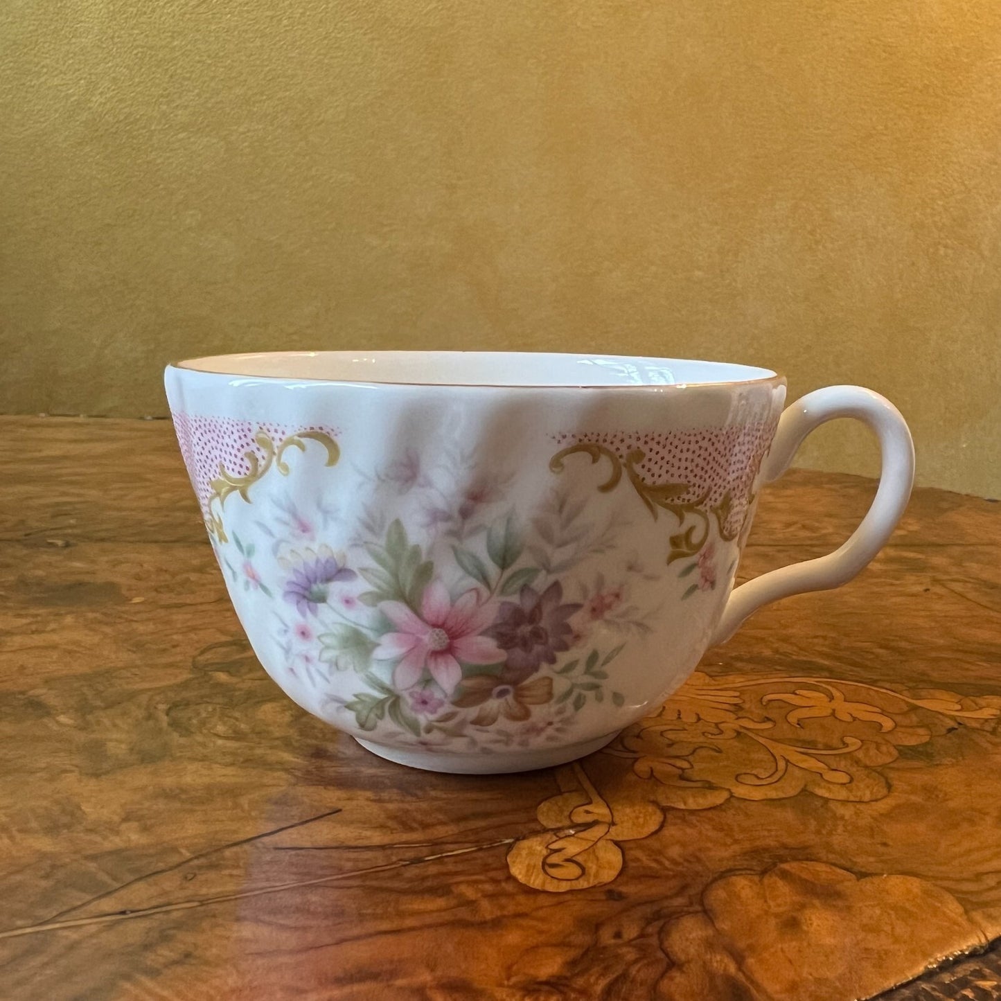 Vintage Royal Vale Serenity Print Tea Cup Trio