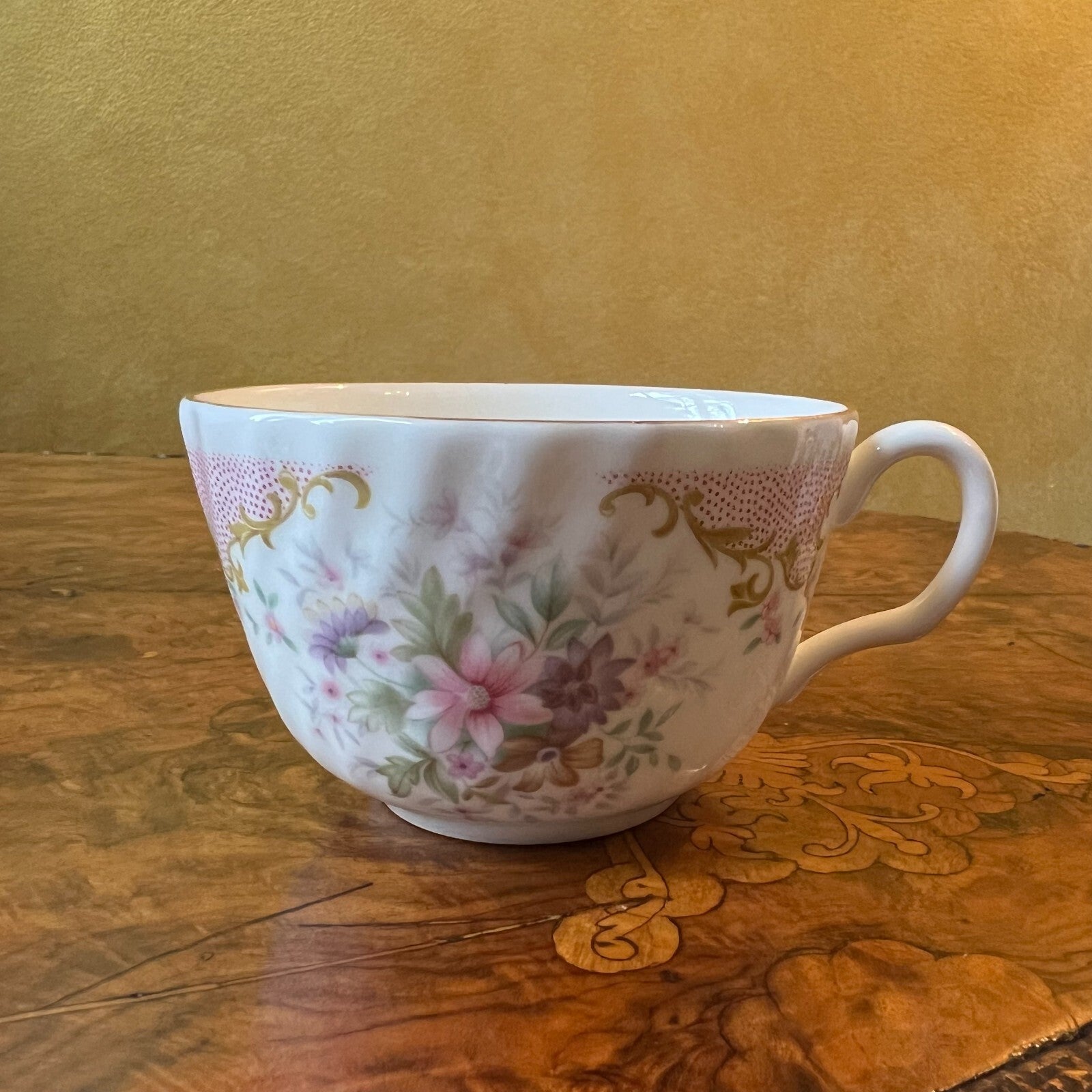 Vintage Royal Vale Serenity Print Tea Cup Trio