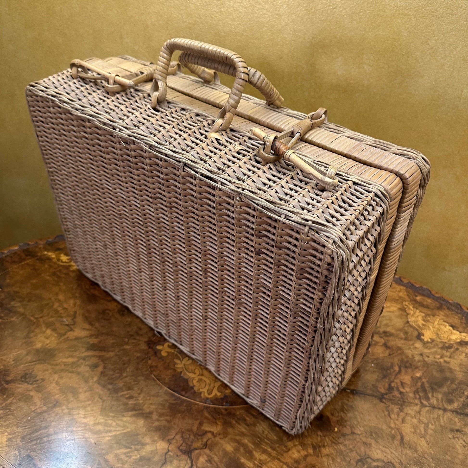 Vintage Wicker Picnic Basket