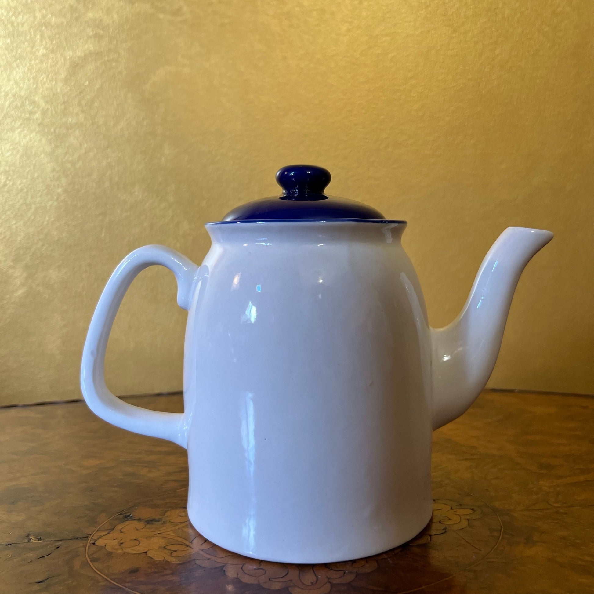 White & Blue Check Embossed Tea Pot