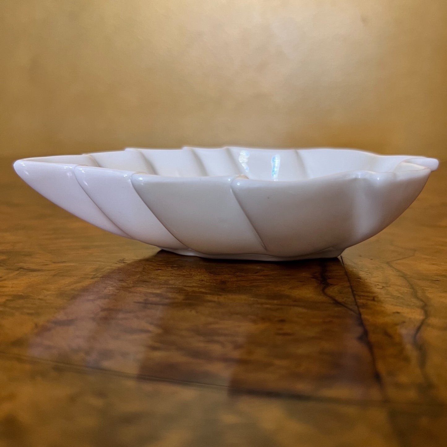 White Leaf Shape Serving