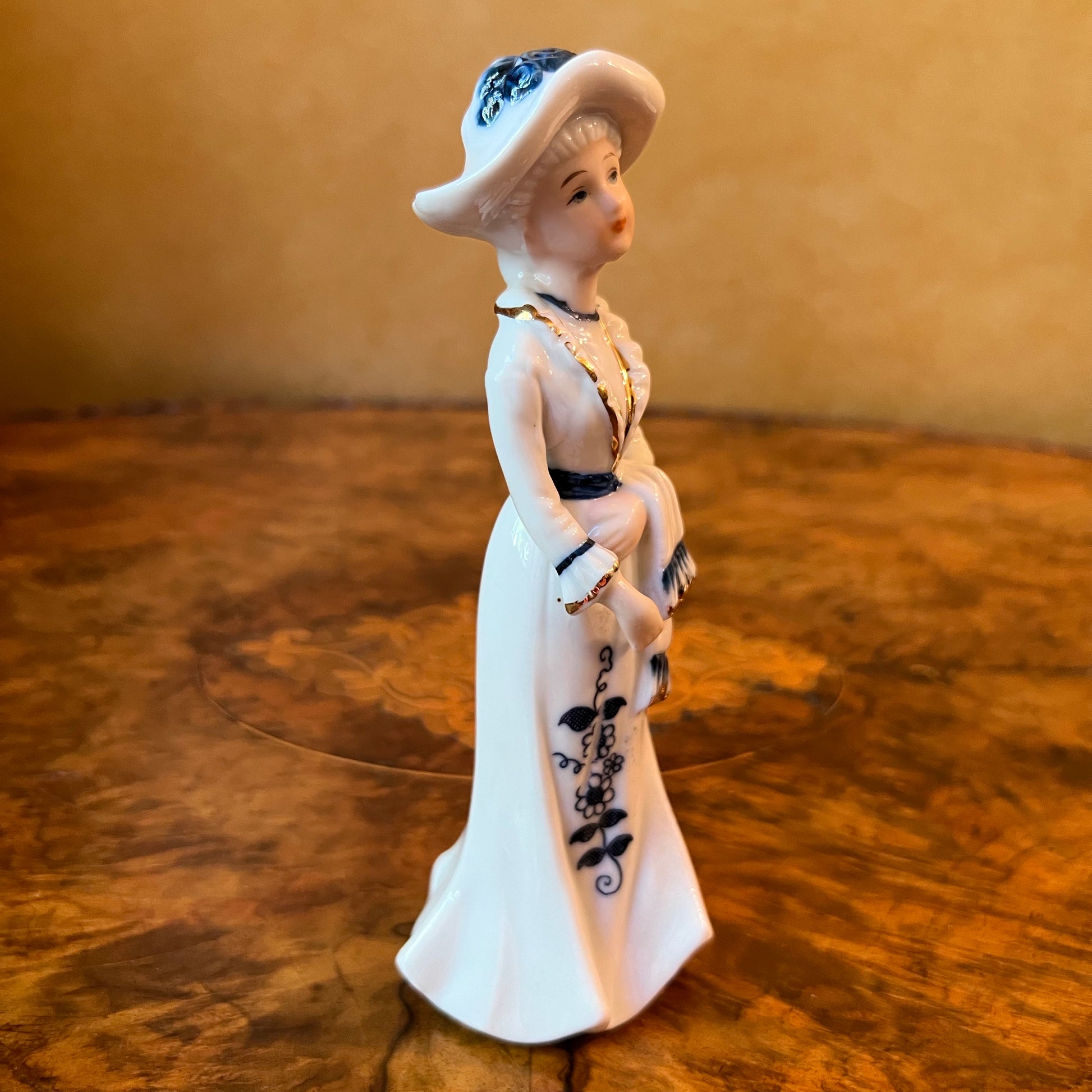 White and Blue Lady