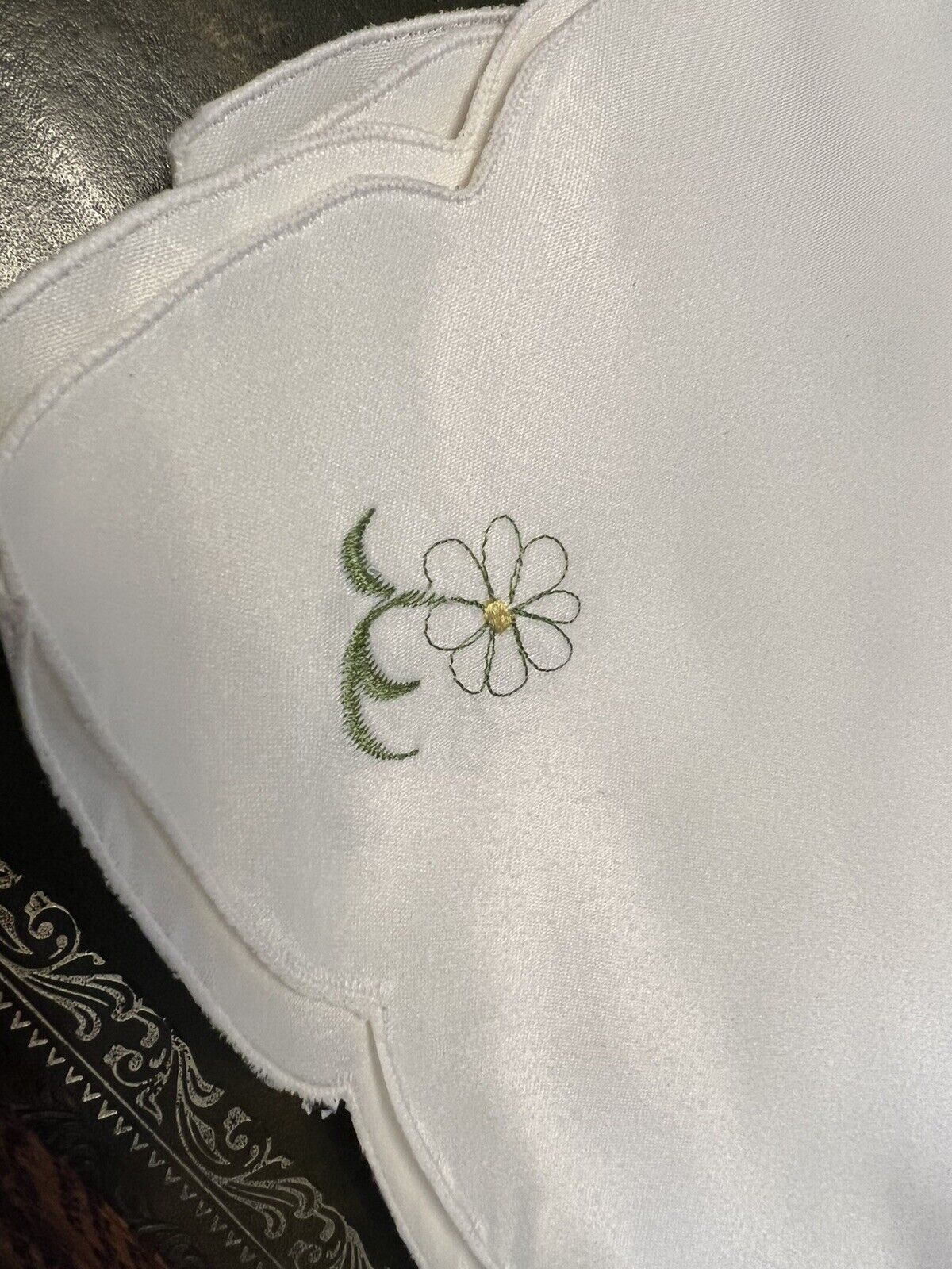 Daisy Embroidery Napkins Serviettes Set Of Ten