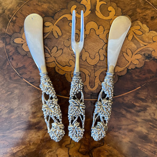 Vintage Grapes Ornate Butter Knife & Fork Set