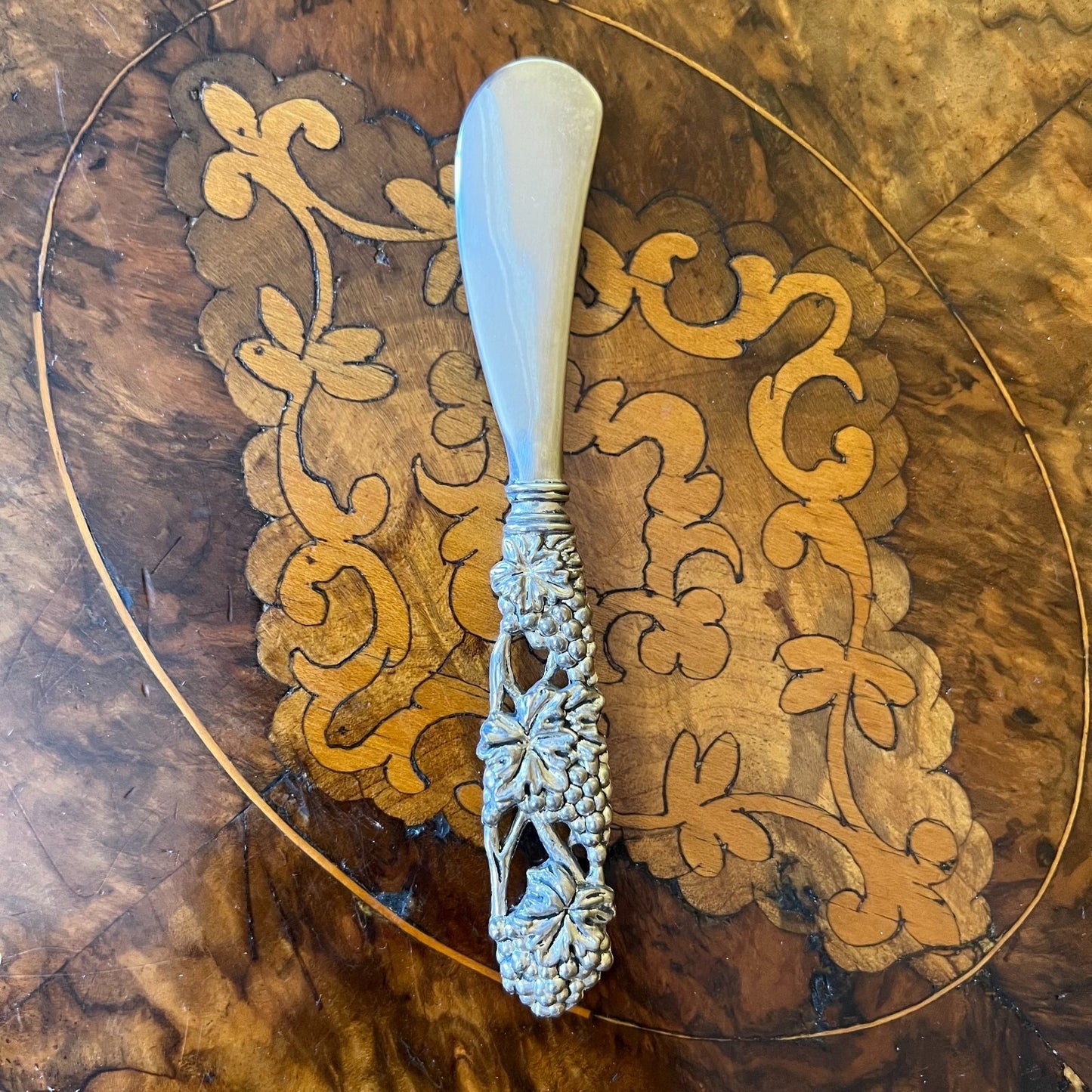 Vintage Grapes Ornate Butter Knife & Fork Set