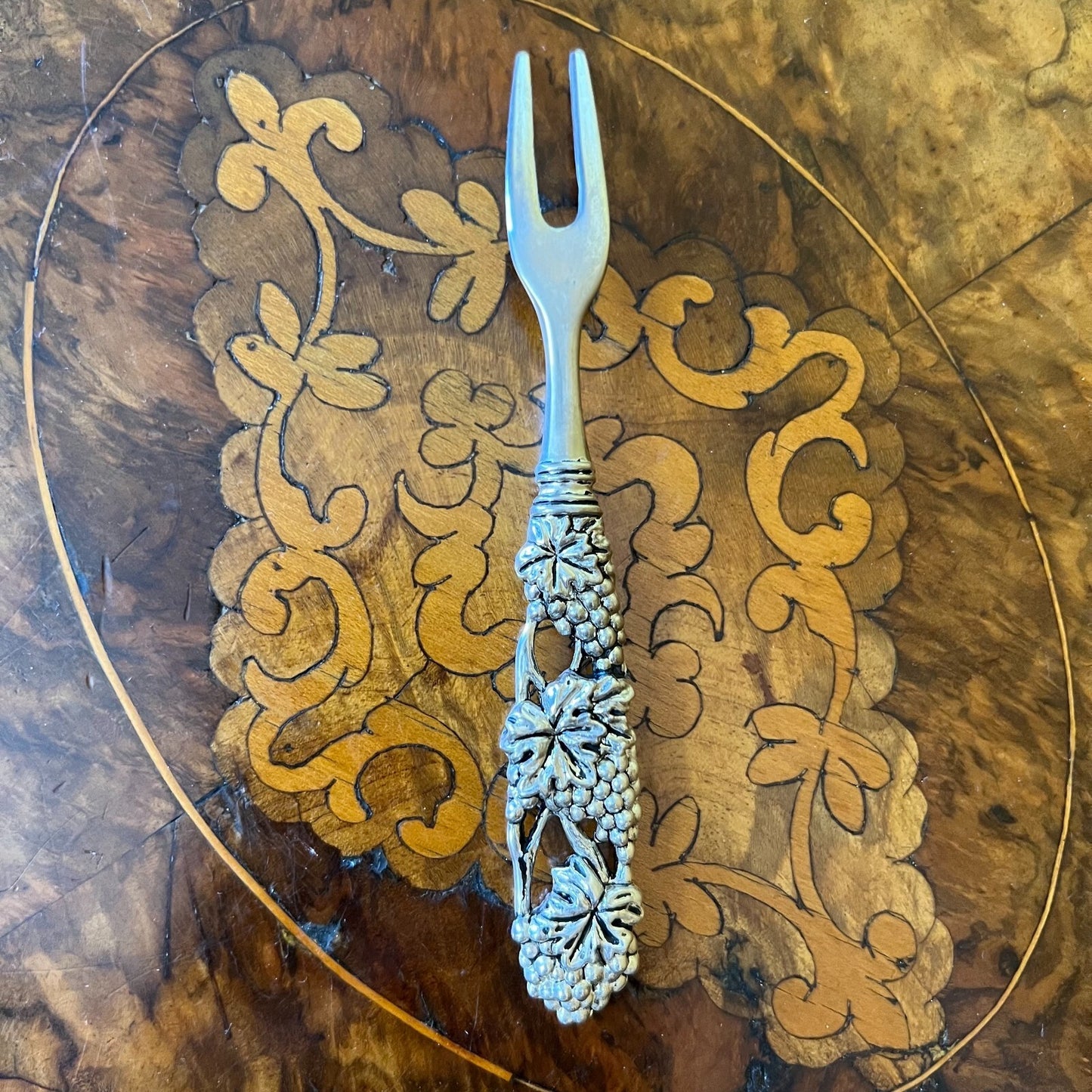 Vintage Grapes Ornate Butter Knife & Fork Set
