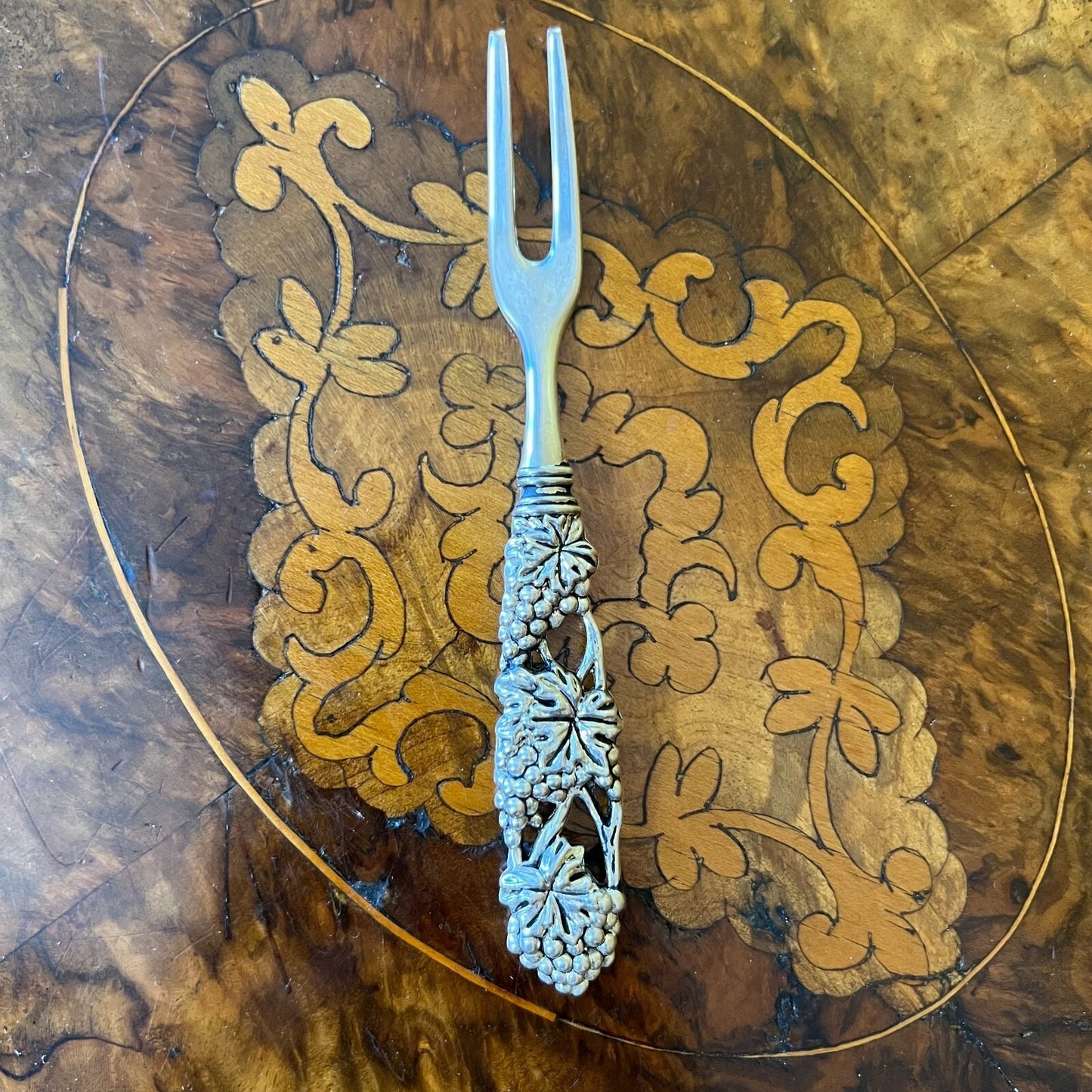 Vintage Grapes Ornate Butter Knife & Fork Set