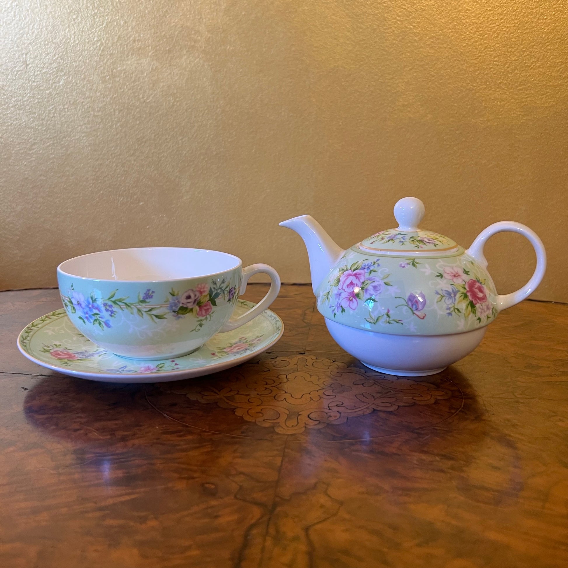 Ashdene Teapot,Tea Cup & Saucer Set For One