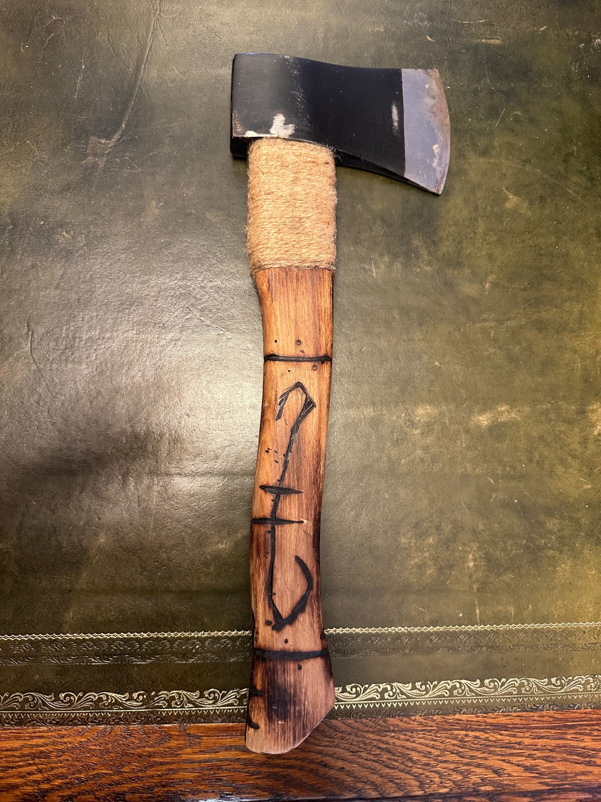 Axe 