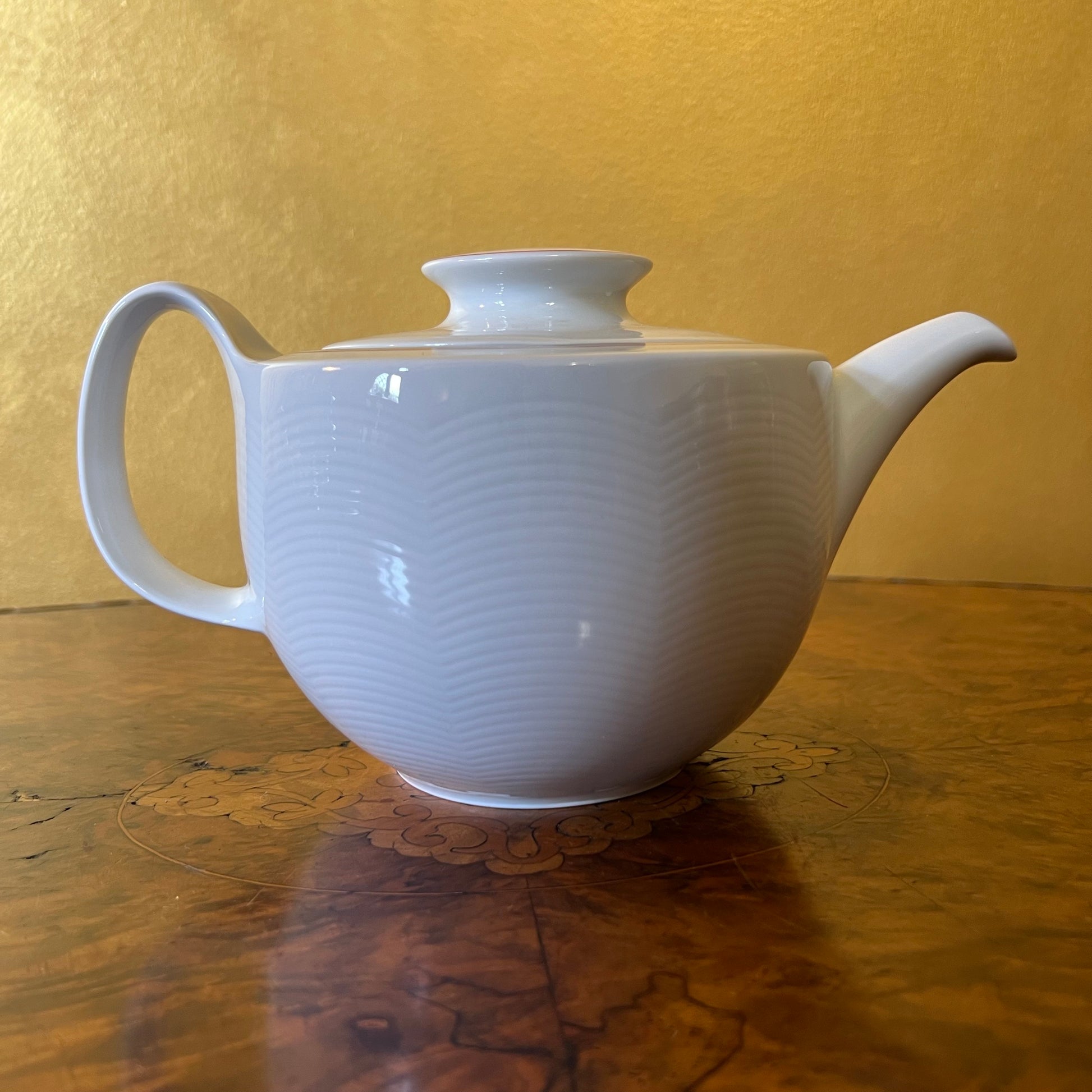 Azberg German White Pot 