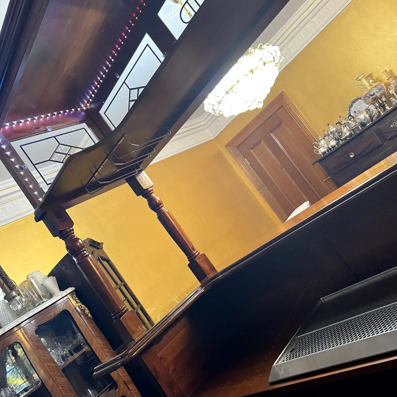 Bar glass storage