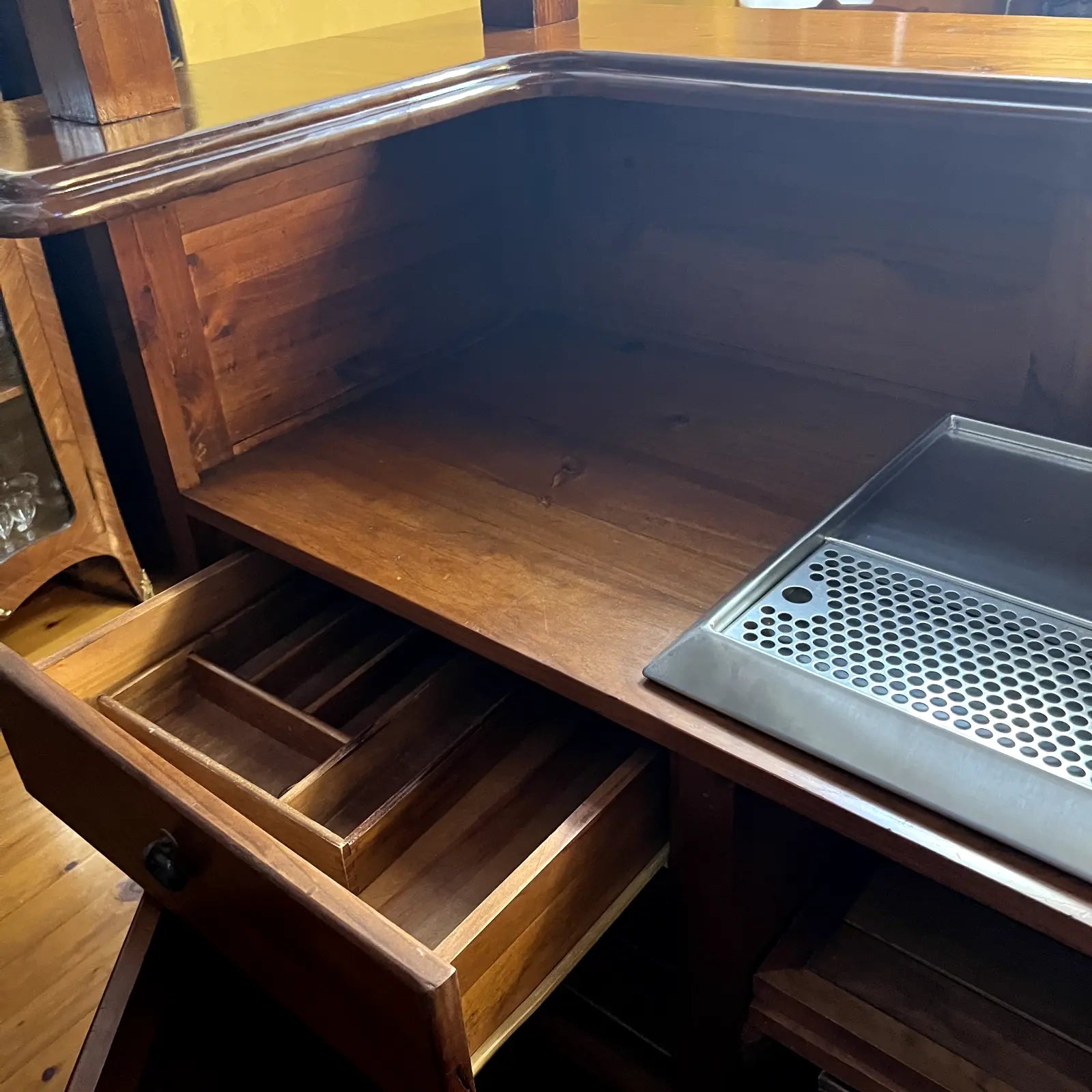 Bar with drawers