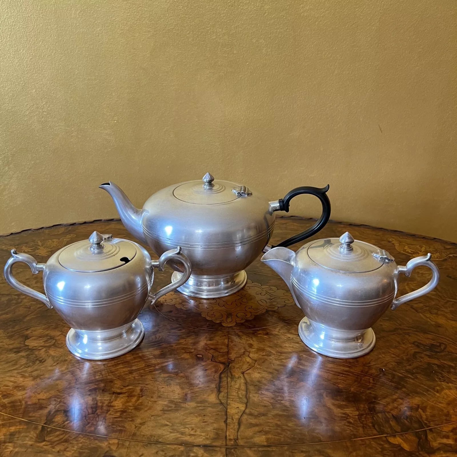 CrusaderPlateTeaPot_Milk_SugarSet