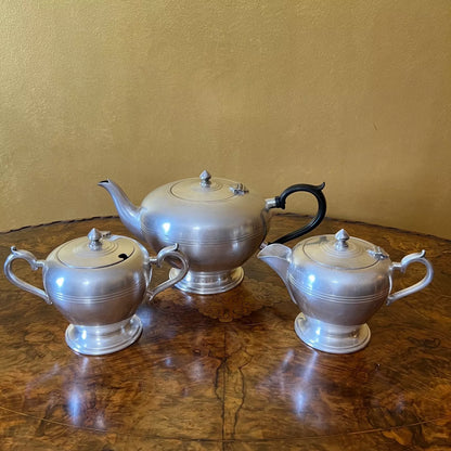 CrusaderPlateTeaPot_Milk_SugarSet