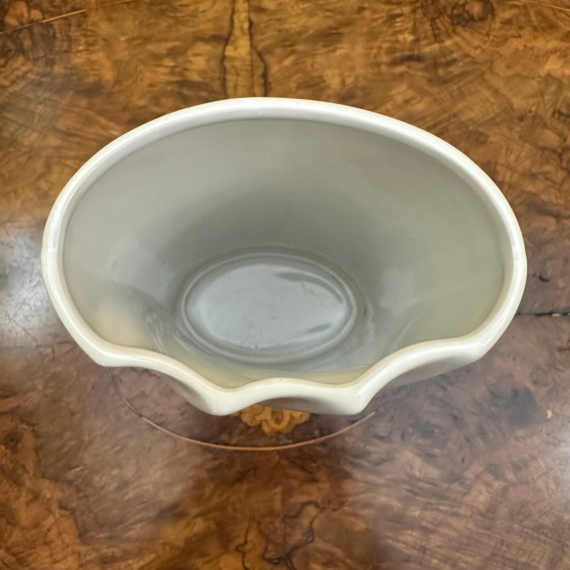 Curved Detail Vase White 