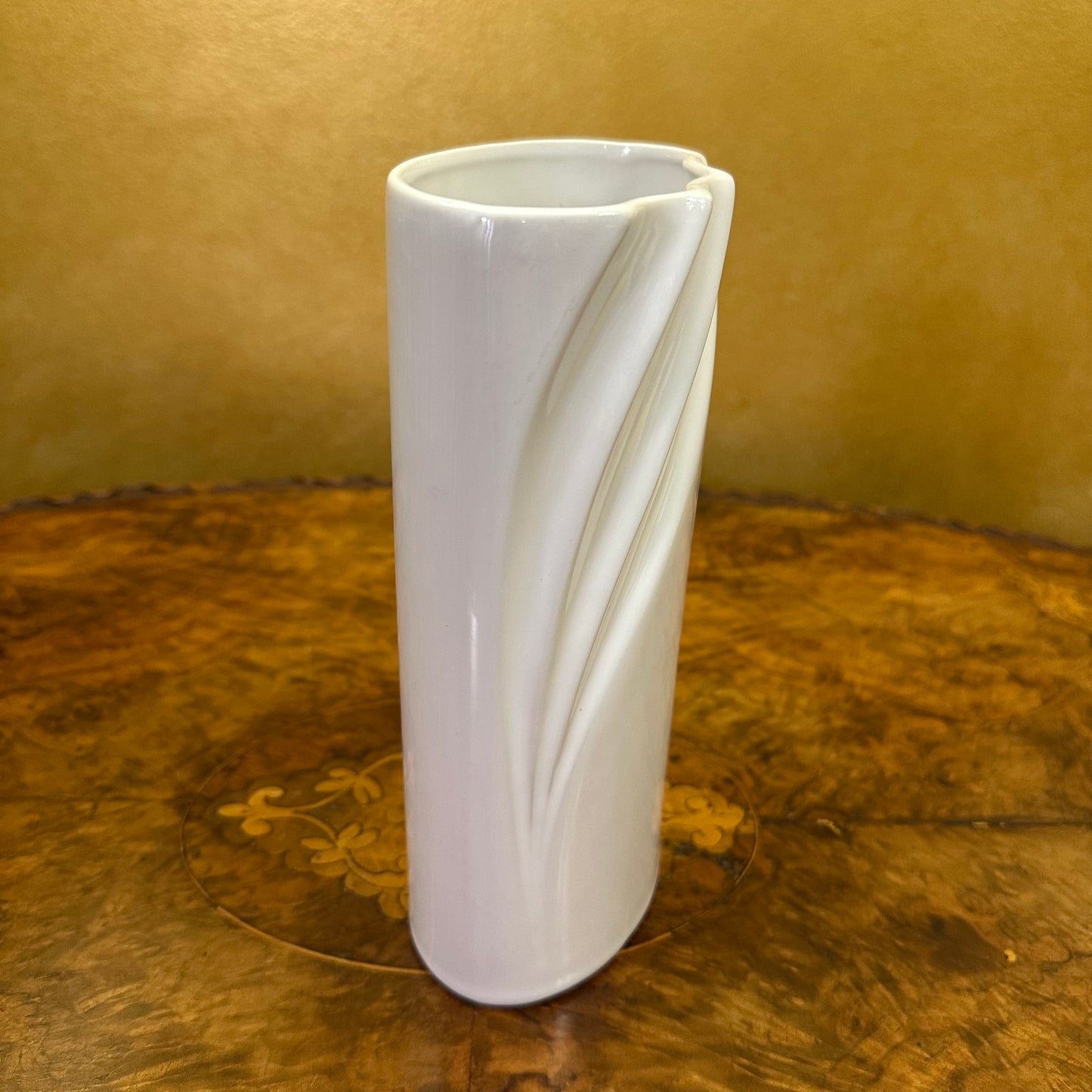 Curved Detail Vase White Porcelain  