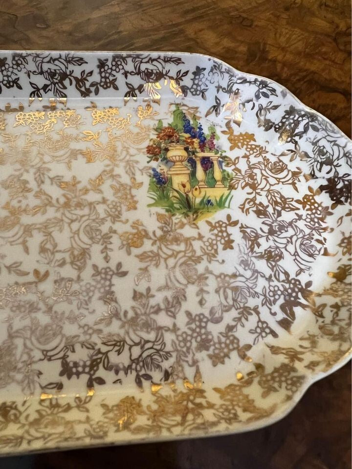 Empire_Lady_Crinoline_Sandwhich_