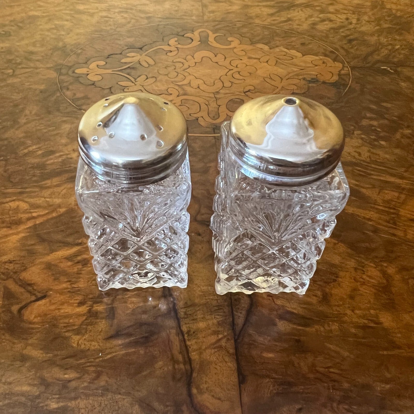 Glass Salt & Pepper Shakere