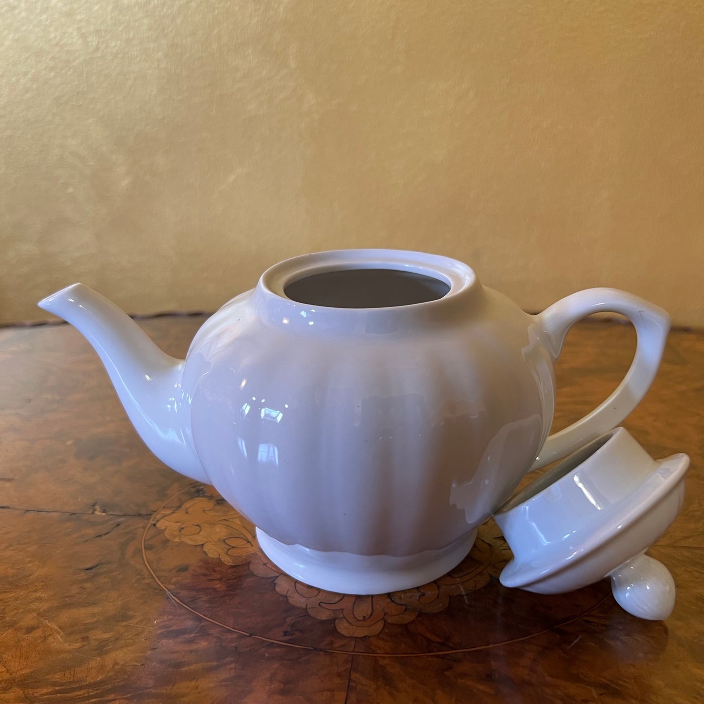 White Porcelain Tea Pot