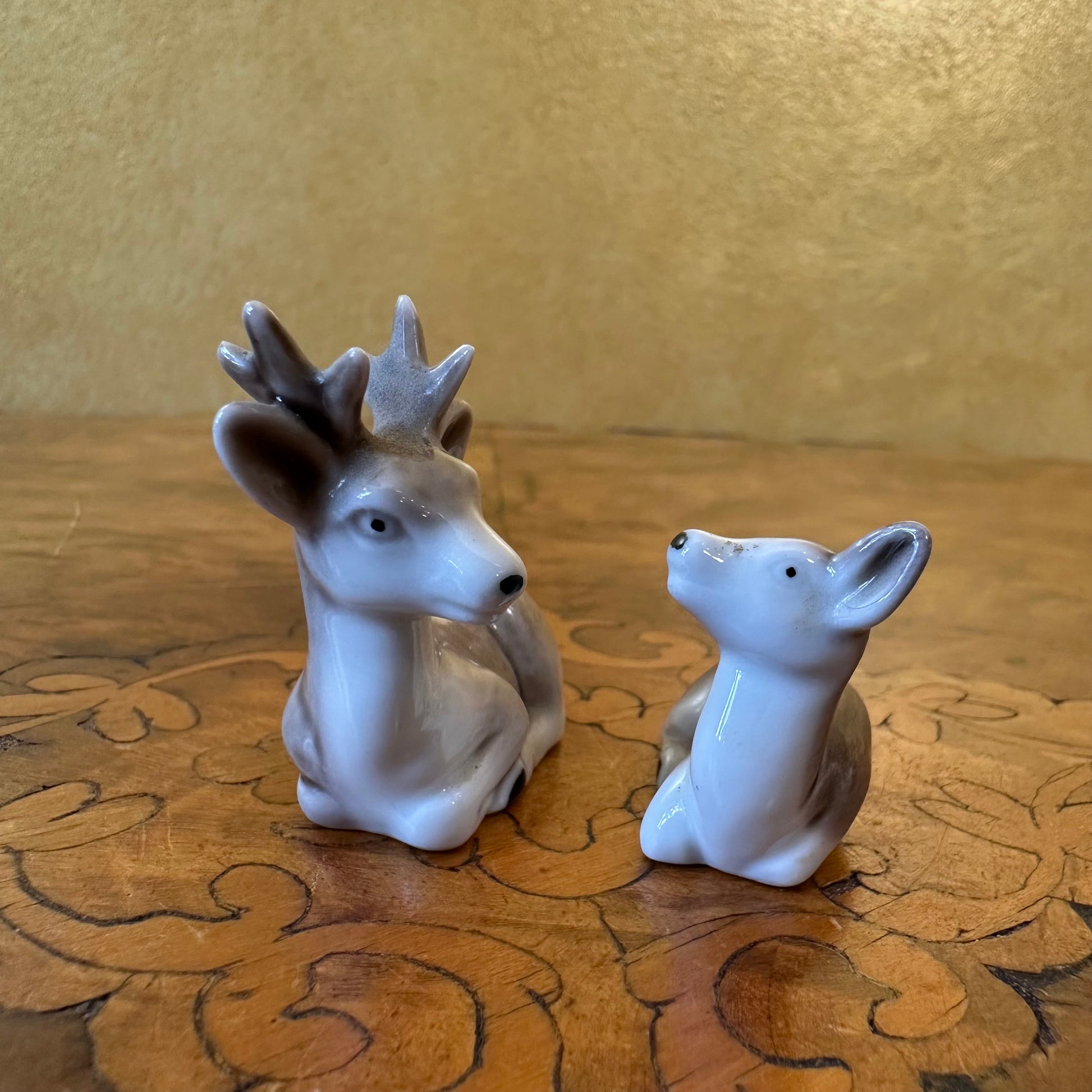 Miniature_Reindeer_Mother_Baby_Figurines