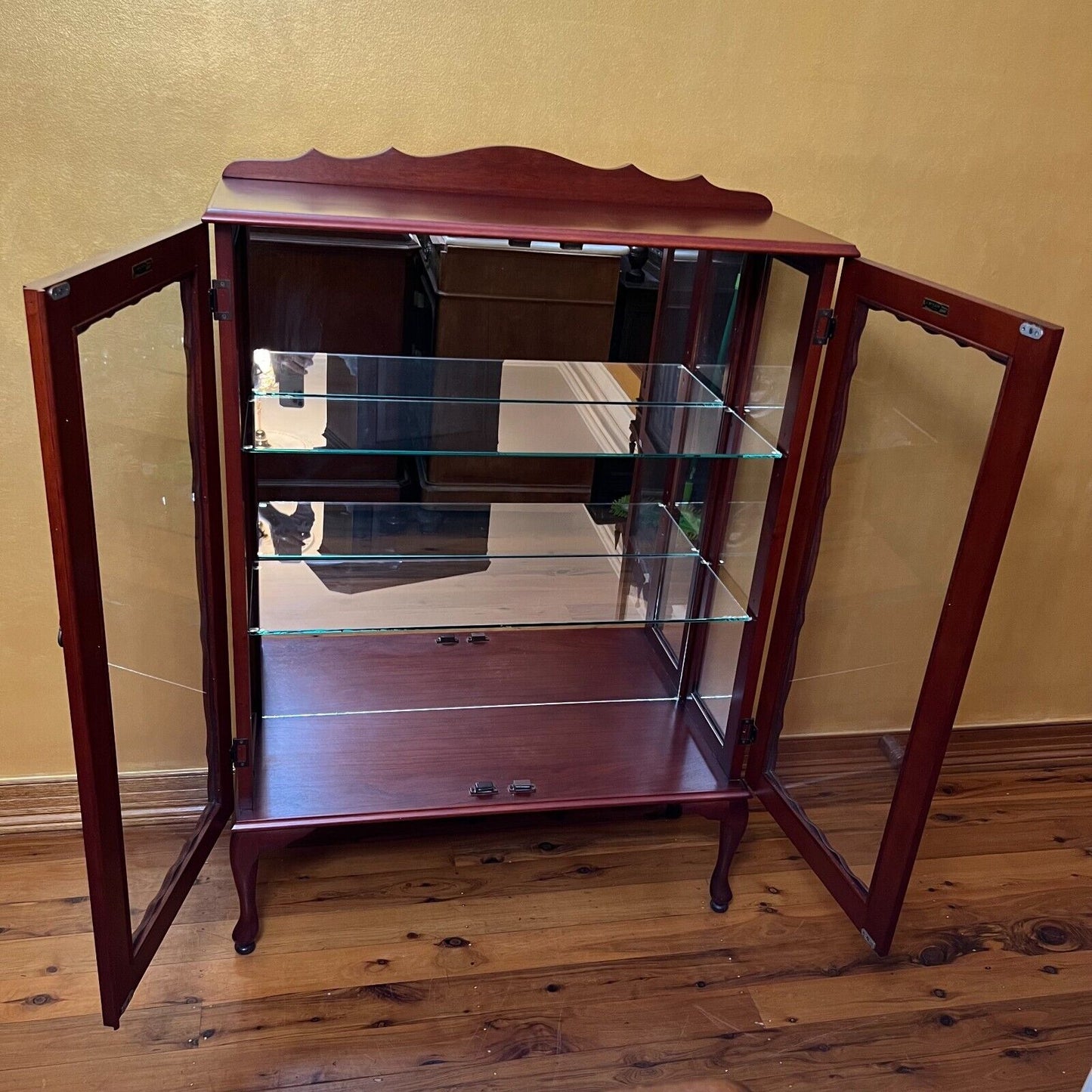 Mirror Back Display Cabinet 